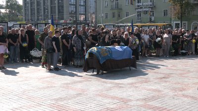 З добровольцями Дмитром Доровєєвим та Володимиром Ліціюком попрощалися у Рівному З добровольцями Дмитром Доровєєвим та Володимиром Ліціюком попрощалися у Рівному