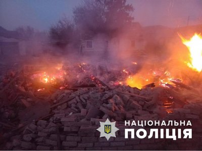 У Краснопіллі зруйновано будинок через обстріл У Краснопіллі зруйновано будинок через обстріл