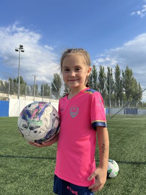 У Харкові відкрилася футбольна школа для дівчат "Харківські Мальви" У Харкові відкрилася футбольна школа для дівчат "Харківські Мальви"