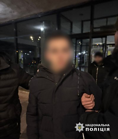 Підірвав автівку на стоянці біля держустанови: в Одесі чоловіка підозрюють у теракті
