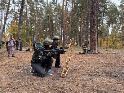 48-годинна програма для цивільних: на Черкащині завершився курс підготовки громадян до нацспротиву