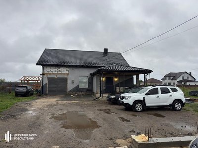 Судитимуть колишнього начальника штабу, який залучив підлеглих до ремонту будинку замість служби на Рівненщині Судитимуть колишнього начальника штабу, який залучив підлеглих до ремонту будинку замість служби на Рівненщині