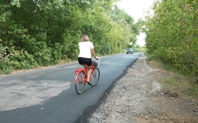 Півметрові ями зникли: на Черкащині відремонтували дорогу на межі з Полтавщиною Півметрові ями зникли: на Черкащині відремонтували дорогу на межі з Полтавщиною