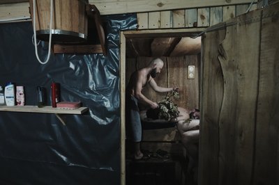 Військові паряться у лазні після виходу з позицій на Харківщині Військові паряться у лазні після виходу з позицій на Харківщині