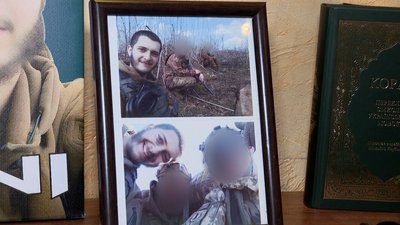 Ğayıp olğan ya da esir alınğan: Ernest Baranovnıñ qorantası onı qaytarmaq içün küreşiniñ ikâyesi Ğayıp olğan ya da esir alınğan: Ernest Baranovnıñ qorantası onı qaytarmaq içün küreşiniñ ikâyesi