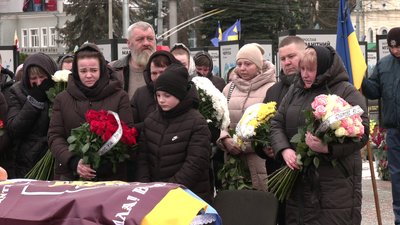 Загинув в Донецькій області: з 35-річним старшим солдатом Олегом Терещуком попрощалися у Рівному Загинув в Донецькій області: з 35-річним старшим солдатом Олегом Терещуком попрощалися у Рівному