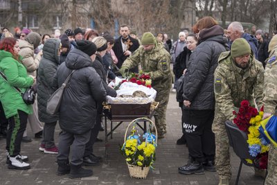 На Дніпропетровщині прощаються з загиблим внаслідок удару по полігону військовим На Дніпропетровщині прощаються з загиблим внаслідок удару по полігону військовим