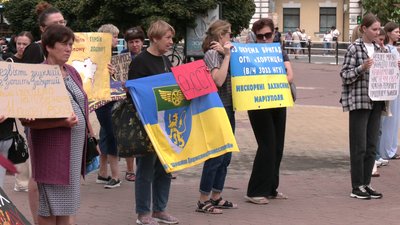"Ми дочекаємося": у Хмельницькому відбулася акція "Поверніть Героїв з полону" "Ми дочекаємося": у Хмельницькому відбулася акція "Поверніть Героїв з полону"