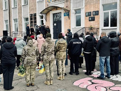 У волинському ліцеї встановили меморіальні дошки в пам'ять про трьох полеглих воїнів У волинському ліцеї встановили меморіальні дошки в пам'ять про трьох полеглих воїнів