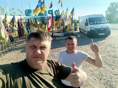 Допомога військовим: волонтери Хмельниччини доставили на фронт понад 120 тонн гуманітарних вантажів Допомога військовим: волонтери Хмельниччини доставили на фронт понад 120 тонн гуманітарних вантажів