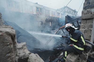 Підприємство у Харкові атакували "Герань-2", рятувальники усувають наслідки атаки, 31 березня 2025 року 7 Підприємство у Харкові атакували "Герань-2", рятувальники усувають наслідки атаки, 31 березня 2025 року 7
