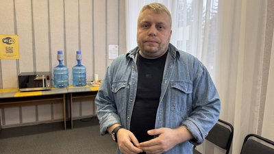 Працівник "пункту незламності" Дмитро Олександрівка Донецька область Працівник "пункту незламності" Дмитро Олександрівка Донецька область