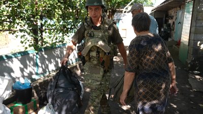 "Полюють за нами часто". Як на Дніпропетровщині працюють екіпажі спецпідрозділу поліції "Білий Янгол" "Полюють за нами часто". Як на Дніпропетровщині працюють екіпажі спецпідрозділу поліції "Білий Янгол"