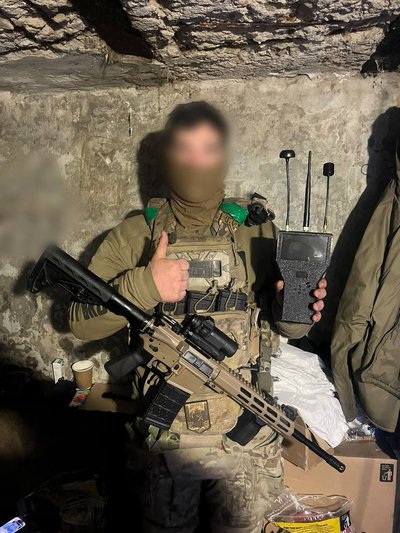 «Пишаюся тим, що нищу ворога»: історія 21-річного оператора FPV-дронів 25-ї бригади на позивний «Біня» «Пишаюся тим, що нищу ворога»: історія 21-річного оператора FPV-дронів 25-ї бригади на позивний «Біня»