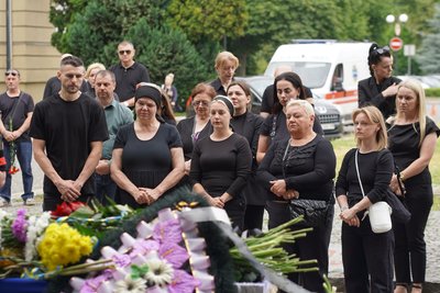 В Ужгороді попрощалися із захисником Віктором Набожним