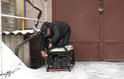 Чекають по три тижні: чому в Черкасах черга на ремонт генераторів