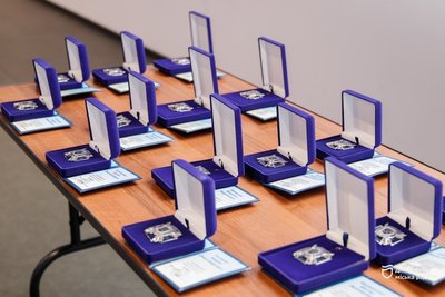 У Дніпрі посмертно нагородили 15 військових. Їхні імена додали до міської платформи "Війна" У Дніпрі посмертно нагородили 15 військових. Їхні імена додали до міської платформи "Війна"