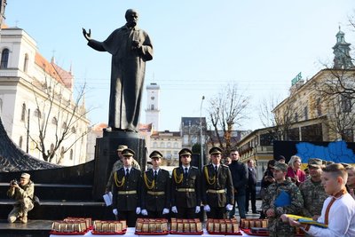 У Львові до Дня захисників та захисниць нагородили військових та волонтерів У Львові до Дня захисників та захисниць нагородили військових та волонтерів