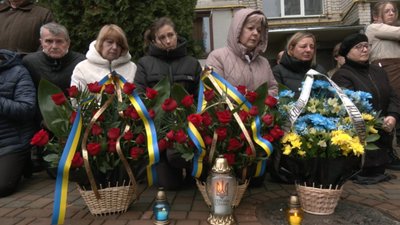 У Тернополі зустріли тіло захисника Андрія Буди, прощання з військовим, 13 грудня 2025 року У Тернополі зустріли тіло захисника Андрія Буди, прощання з військовим, 13 грудня 2025 року