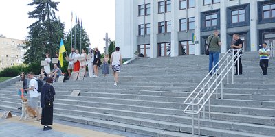 акція на підтримку Федорова, мітинг, картонки акція на підтримку Федорова, мітинг, картонки