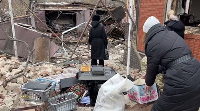 "Вікно летіло прямо на неї": очевидці розповіли про ракетний удар по Умані "Вікно летіло прямо на неї": очевидці розповіли про ракетний удар по Умані