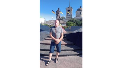 «Хай мамка ще поспить»: як Носівська і Макіївська громади Чернігівщини переживають загибель земляків на станції Квітнева «Хай мамка ще поспить»: як Носівська і Макіївська громади Чернігівщини переживають загибель земляків на станції Квітнева