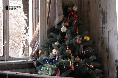 "Всі були у крові": як оговтувалися мешканці будинку в Одесі після влучання БпЛА "Всі були у крові": як оговтувалися мешканці будинку в Одесі після влучання БпЛА