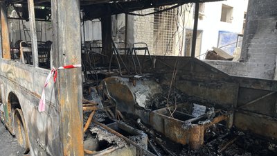 Як у тролейбусному депо у Харкові усувають наслідки атаки "Шахедів" Як у тролейбусному депо у Харкові усувають наслідки атаки "Шахедів"