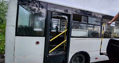 Пошкоджений автобус внаслідок негоди на Хмельниччині Пошкоджений автобус внаслідок негоди на Хмельниччині