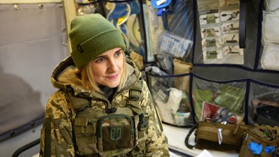 "Барвінок" медикиня 30-ї окремої механізованої бригади Уляна Донецька область 20 грудня 2024 рік "Барвінок" медикиня 30-ї окремої механізованої бригади Уляна Донецька область 20 грудня 2024 рік