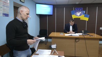 У Чернігові ветеран хоче оскаржити постанову патрульних та вимагає стягнути 1 млн грн моральної шкоди У Чернігові ветеран хоче оскаржити постанову патрульних та вимагає стягнути 1 млн грн моральної шкоди