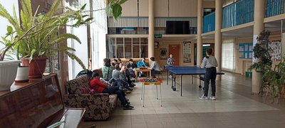 Військові подякували учням і педагогам Житомирської спецшколи, які плетуть сітки для ЗСУ Військові подякували учням і педагогам Житомирської спецшколи, які плетуть сітки для ЗСУ
