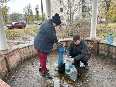 Третю добу без води: чому Павлоград опинився без централізованого водопостачання та як жителі виходять із ситуації Третю добу без води: чому Павлоград опинився без централізованого водопостачання та як жителі виходять із ситуації