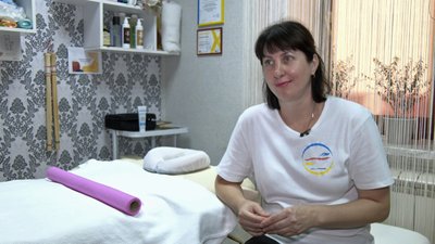 З економістки — в масажистки: переселенка з Херсонщини опанувала на Волині нову професію З економістки — в масажистки: переселенка з Херсонщини опанувала на Волині нову професію