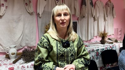 "Іграшки-обереги є екологічно чистими": як на Чернігівщині створюють ляльок з різнотрав’я "Іграшки-обереги є екологічно чистими": як на Чернігівщині створюють ляльок з різнотрав’я