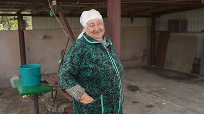 Тварини на Чернігівщині: лелека Бузька 15 років живе у подружжя з Батурина Тварини на Чернігівщині: лелека Бузька 15 років живе у подружжя з Батурина