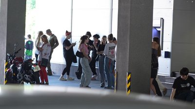 ТРЦ під ударом: як у Дніпрі відвідувачі реагують на повітряні тривоги та чи є де ховатися ТРЦ під ударом: як у Дніпрі відвідувачі реагують на повітряні тривоги та чи є де ховатися