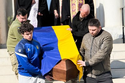 У Мукачеві попрощалися із загиблим захисником Василем Ляхом