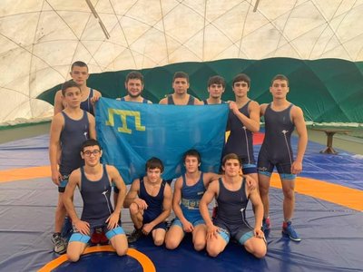 Ukraina çempionatında quşaq küreşi "Alış"ta üç qırımtatar birinci yer aldı Ukraina çempionatında quşaq küreşi "Alış"ta üç qırımtatar birinci yer aldı