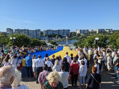 "Особливе відчуття єднання": Умані розгорнули 50-метровий прапор "Особливе відчуття єднання": Умані розгорнули 50-метровий прапор