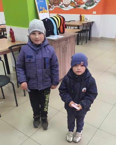 діти, волонтери, 10 ОГШБр діти, волонтери, 10 ОГШБр