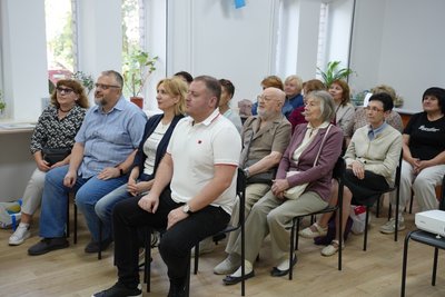 До книги увійшли історії людей про символи боротьби проти окупації. Як відбулась презентація збірки "20 речей з Херсона" До книги увійшли історії людей про символи боротьби проти окупації. Як відбулась презентація збірки "20 речей з Херсона"