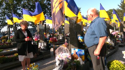 Рівняни вшанували пам'ять загиблих військовослужбовців Рівняни вшанували пам'ять загиблих військовослужбовців