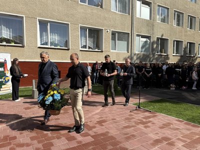 покладання квітів, лампадки покладання квітів, лампадки