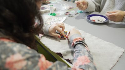 Традиційні українські прикраси з бісеру: вінницькі майстрині виготовляють силянки Традиційні українські прикраси з бісеру: вінницькі майстрині виготовляють силянки