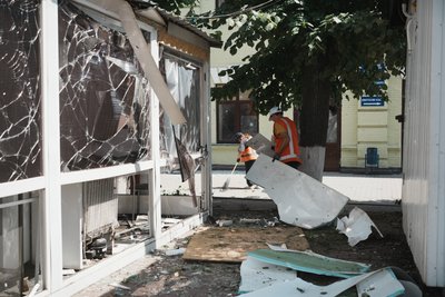 Яких пошкоджень зазнав вокзал у Лозовій після атаки РФ на залізницю Яких пошкоджень зазнав вокзал у Лозовій після атаки РФ на залізницю