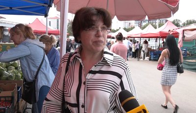 Продають полуниці на тернопільському ринку, ціни на полуницю, ринок, ціни, Тернопіль Продають полуниці на тернопільському ринку, ціни на полуницю, ринок, ціни, Тернопіль