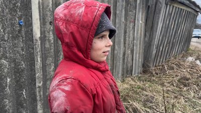 "Діти на звуки вибухів не звертають уваги": як живуть сім'ї на прикордонні Чернігівщини та чому не виїжджають "Діти на звуки вибухів не звертають уваги": як живуть сім'ї на прикордонні Чернігівщини та чому не виїжджають