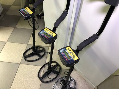 У Миколаєві місцевий житель власноруч виготовляє міношукачі для ЗСУ