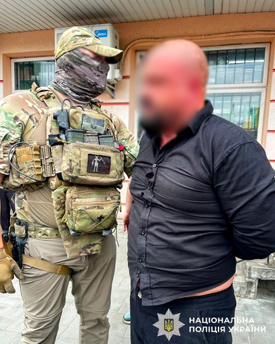 Жителя Прикарпаття підозрюють в організації незаконного переправлення чоловіків через кордон з Рівного Жителя Прикарпаття підозрюють в організації незаконного переправлення чоловіків через кордон з Рівного